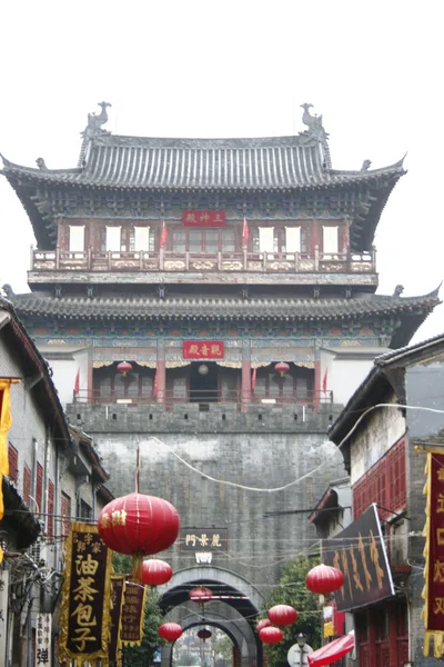 Puerta de la ciudad en la ciudad vieja de Luoyang — Foto de Stock