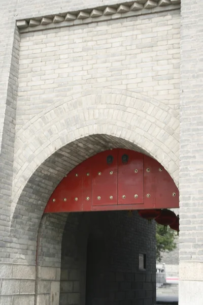 Centru města xian, padací most a hradby西安、跳ね橋、城壁のダウンタウン — ストック写真
