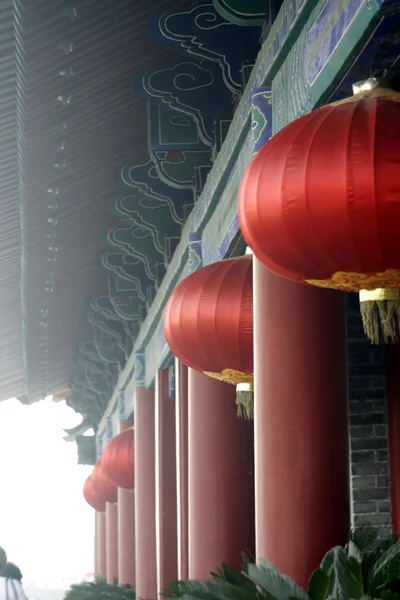 Centrum av xian, lyktor på byggnadens södra porten — Stockfoto