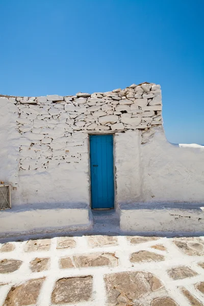 ミコノス島、ギリシャの青いドア — ストック写真