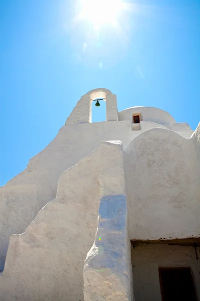 Kostelní zvony v mykonos, Řecko — Stock fotografie