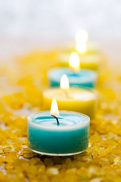 목욕 소금과 촛불 — 스톡 사진