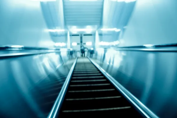 Hareketli yürüyen merdiven — Stok fotoğraf