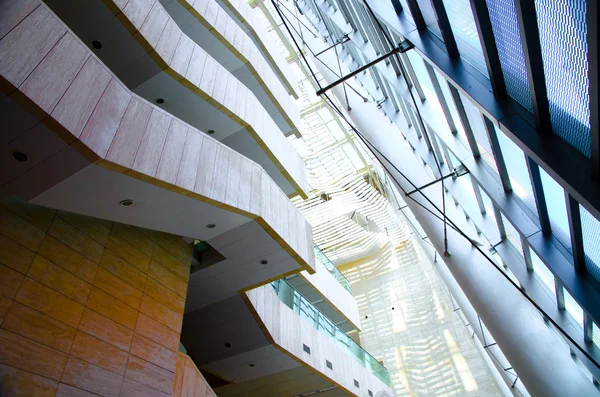 Moderno escritório edifício arquitetura escada — Fotografia de Stock