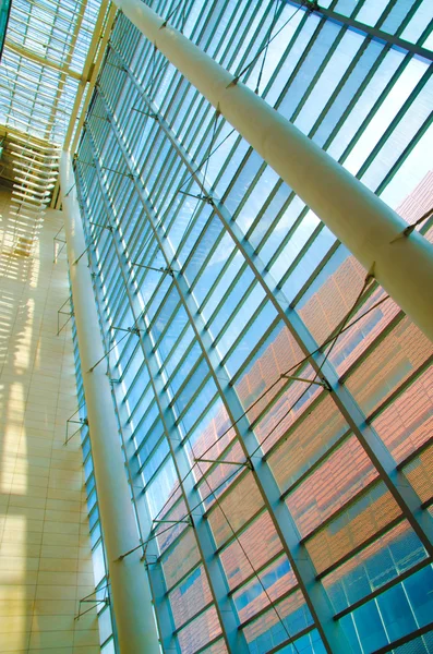 Janela de vidro de arquitetura de prédio de escritório — Fotografia de Stock
