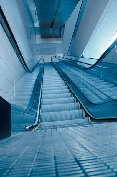 Arquitetura de escada rolante — Fotografia de Stock