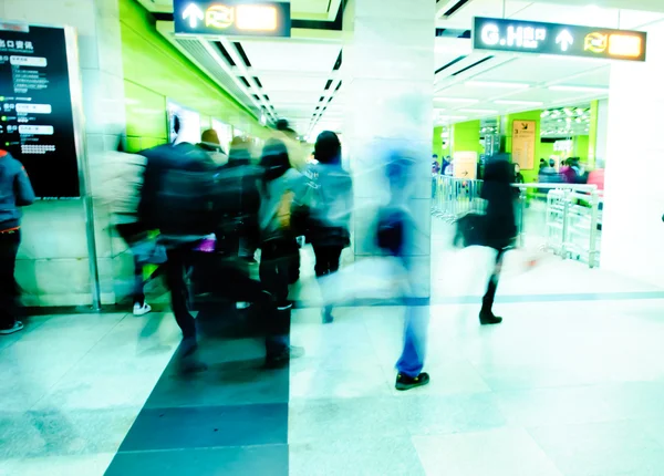 Zakelijke passagier lopen — Stockfoto