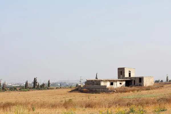 Tel aviv yakınlarında terk edilmiş çiftlik — Stok fotoğraf