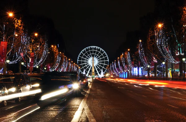 Avenue champs Elysées osvětlen na Vánoce — Stock fotografie