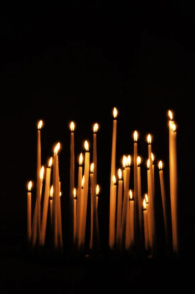 Bougies dans une église — Photo