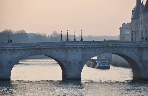 De pont neuf in Parijs — Stockfoto