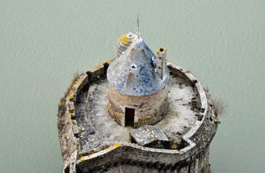 Mont-Saint-Michel rampart clipart