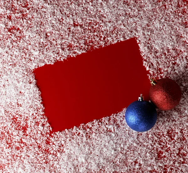 Jul röd bakgrund med vit snöflinga gränsen — Stockfoto
