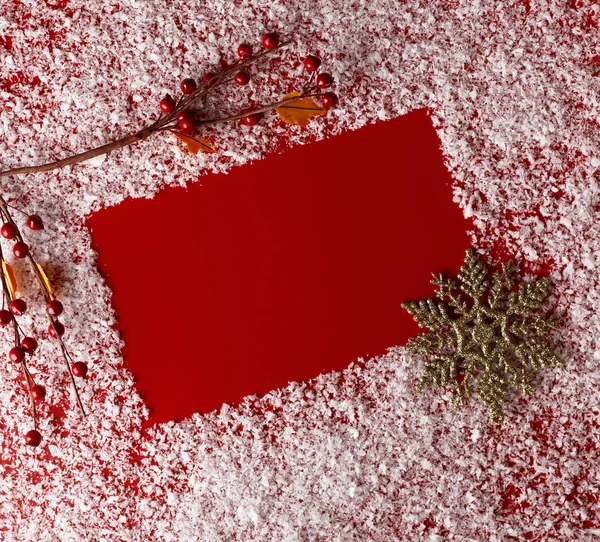 Fondo rojo de Navidad con borde de copo de nieve blanco — Foto de Stock