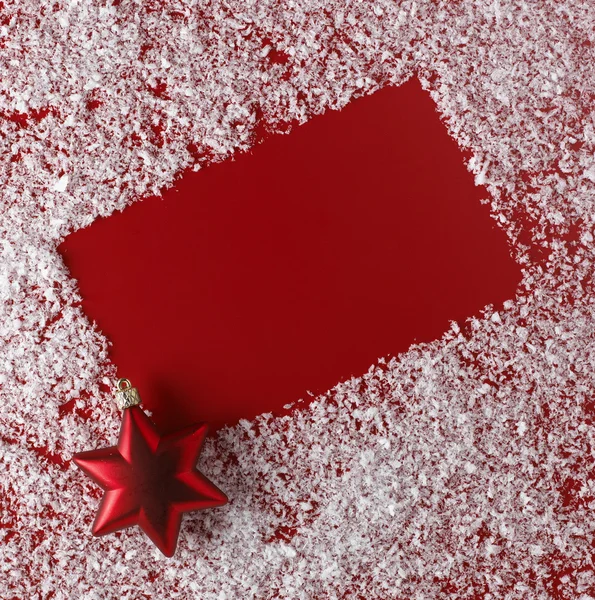 Fondo rojo de Navidad con borde de copo de nieve blanco —  Fotos de Stock