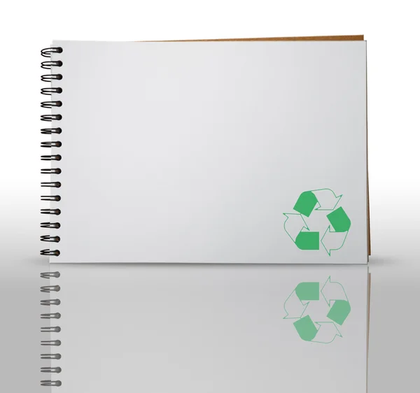 リサイクル スケッチ ブックの 1 ページ — ストック写真