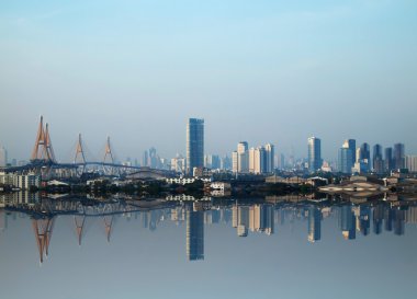 binalar ve köprüler Bangkok yansıma sel