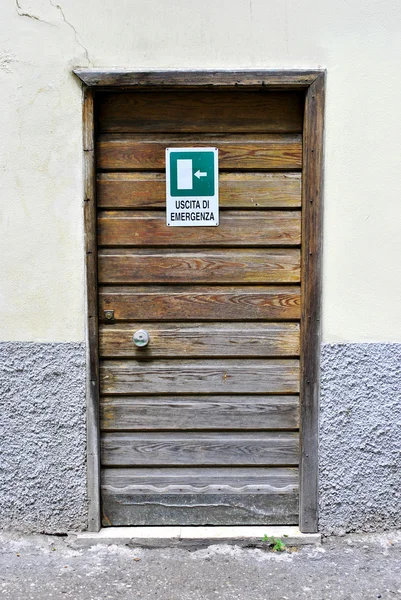 Дверь деревянная — стоковое фото