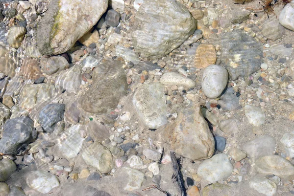 Piedras grandes y pequeñas — Foto de Stock