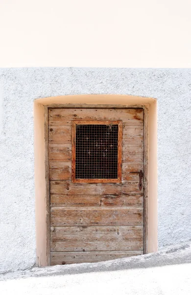 Старі дерев'яні двері — стокове фото