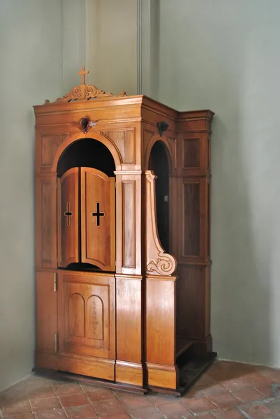 Konfesjonał drewniany — Zdjęcie stockowe