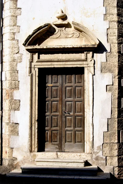 Входная дверь — стоковое фото