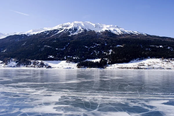 Lago congelado Fotos de stock libres de derechos