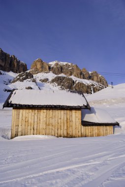 Dağlarda bir kulübe