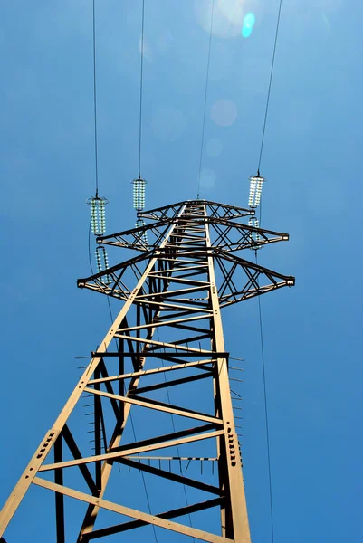 Ηλεκτρικής ενέργειας υψηλής τάσης — Φωτογραφία Αρχείου