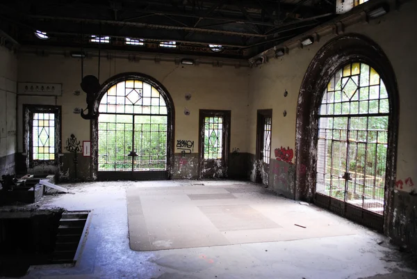 Fábrica abandonada — Fotografia de Stock
