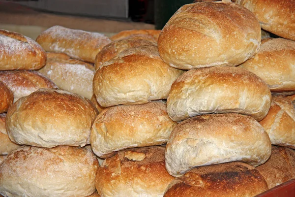 Pães de pão cru . — Fotografia de Stock