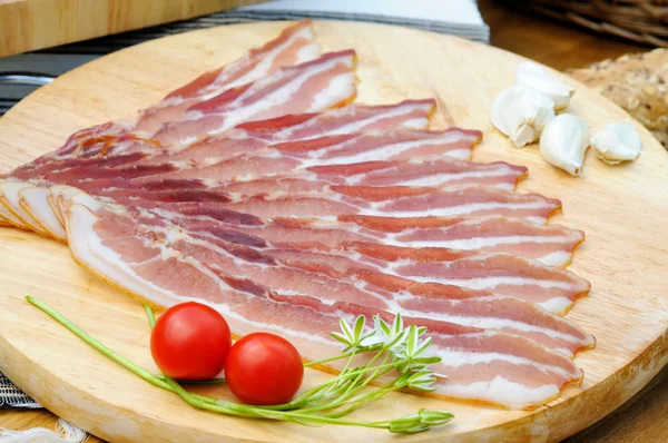 Ham with tomato — Stock Photo, Image