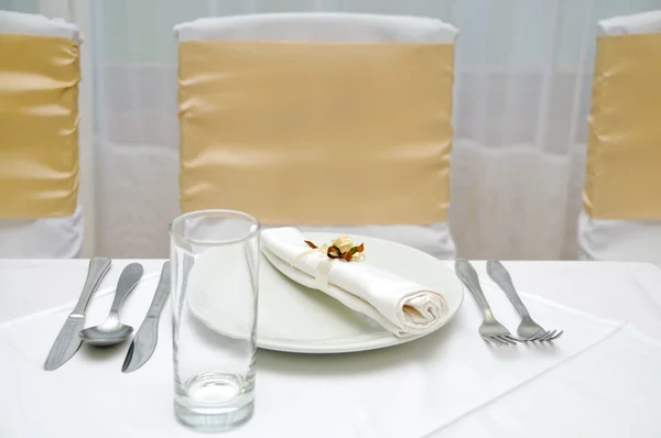 シンプルな結婚式のテーブル — ストック写真