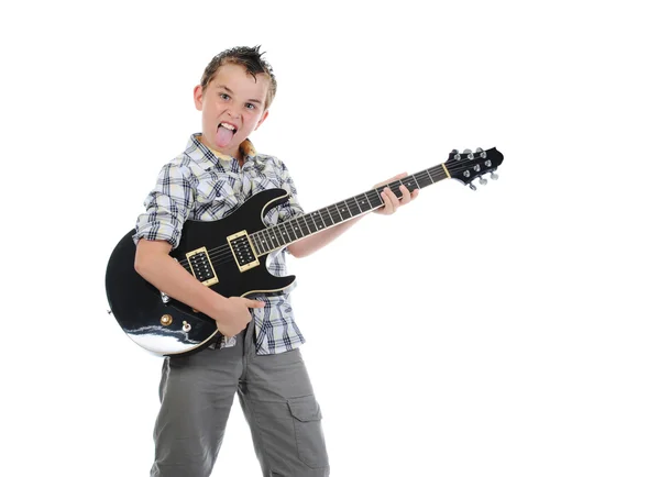 Kleiner Musiker spielt Gitarre — Stockfoto