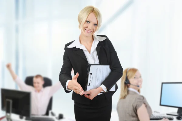 Geschäftsteam in einem Büro — Stockfoto