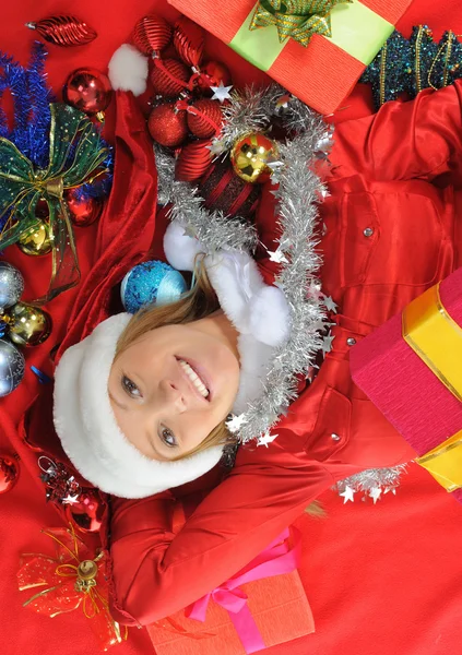Noel gülümseyen kadın — Stok fotoğraf