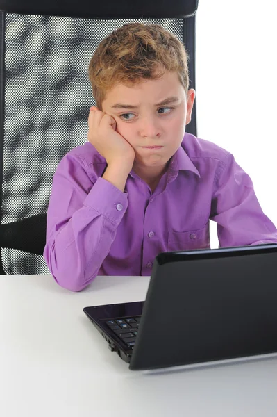 Chlapec u počítače — Stock fotografie