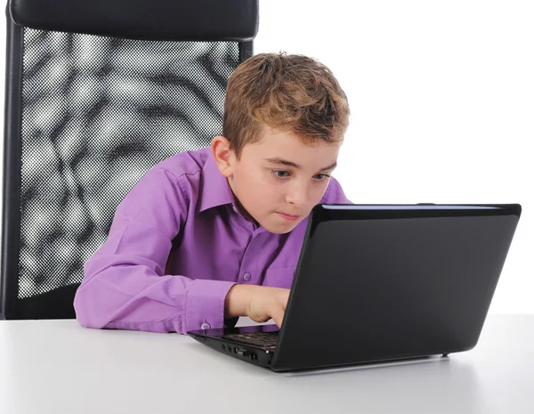 Pojke vid datorn — Stockfoto