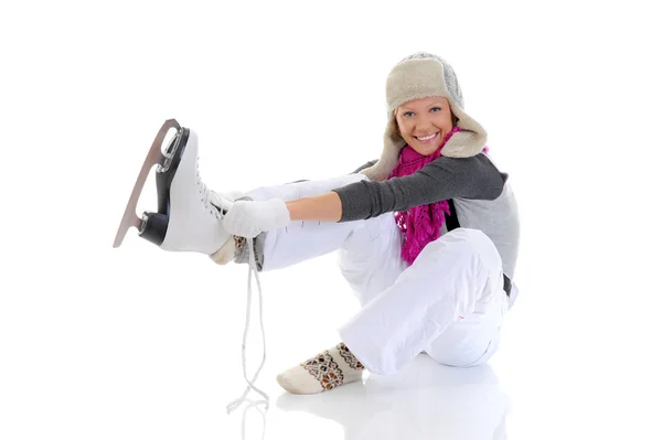 Menina bonita coloca em patins — Fotografia de Stock