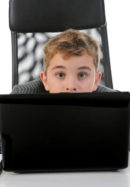 Chico en el ordenador —  Fotos de Stock
