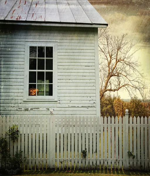 Oude boerderij huis raam — Stockfoto