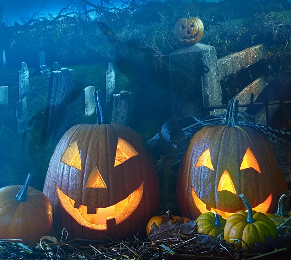 Dynie Halloween w grób stoczni — Zdjęcie stockowe