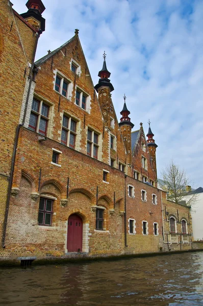 Vue classique des chaînes de Bruges . — Photo
