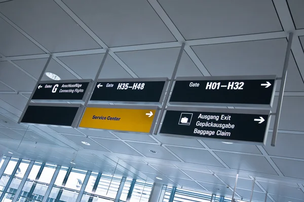 Informazioni sulla targa in aeroporto — Foto Stock