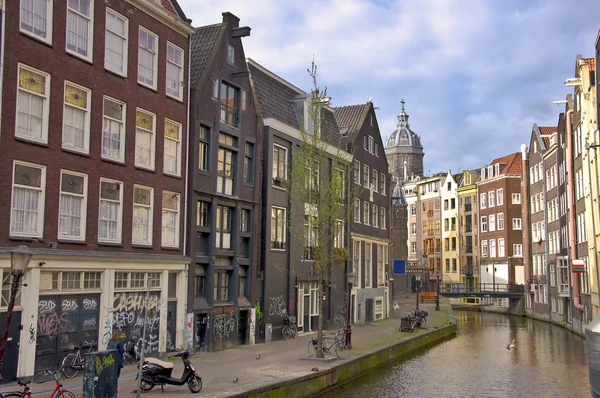Klassisk vy av amsterdam — Stockfoto