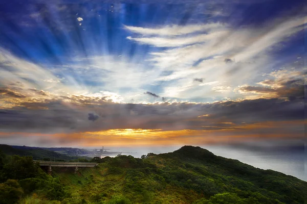 Krásná země pohled na západ slunce na pozadí nebo jiné účel použití — Stock fotografie