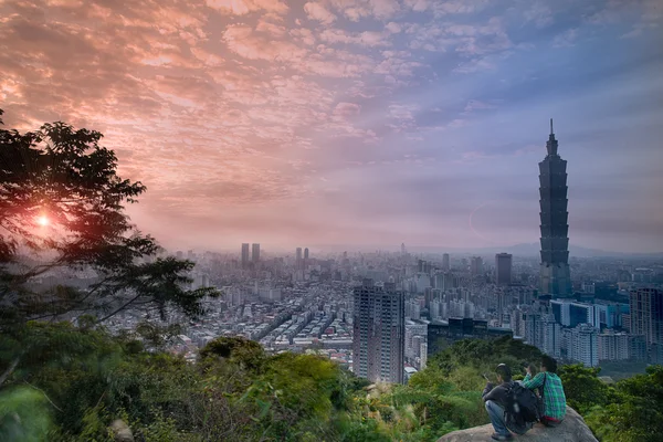 Pôr do sol da cidade de Taipei, Taiwan — Fotografia de Stock