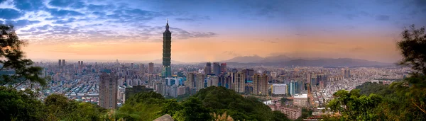 Puesta de sol vista completa de la ciudad de Taipei, Taiwán —  Fotos de Stock