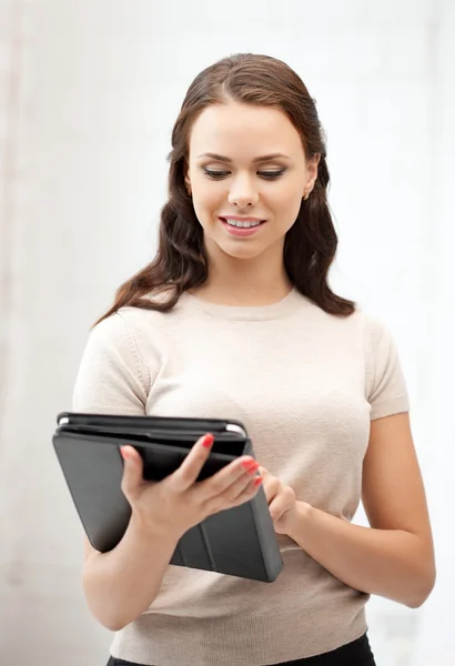 Mulher feliz com computador tablet pc — Fotografia de Stock