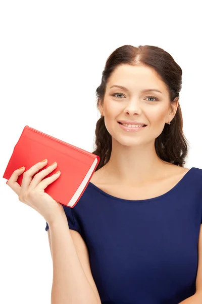 Щаслива і усміхнена жінка з книгою — стокове фото